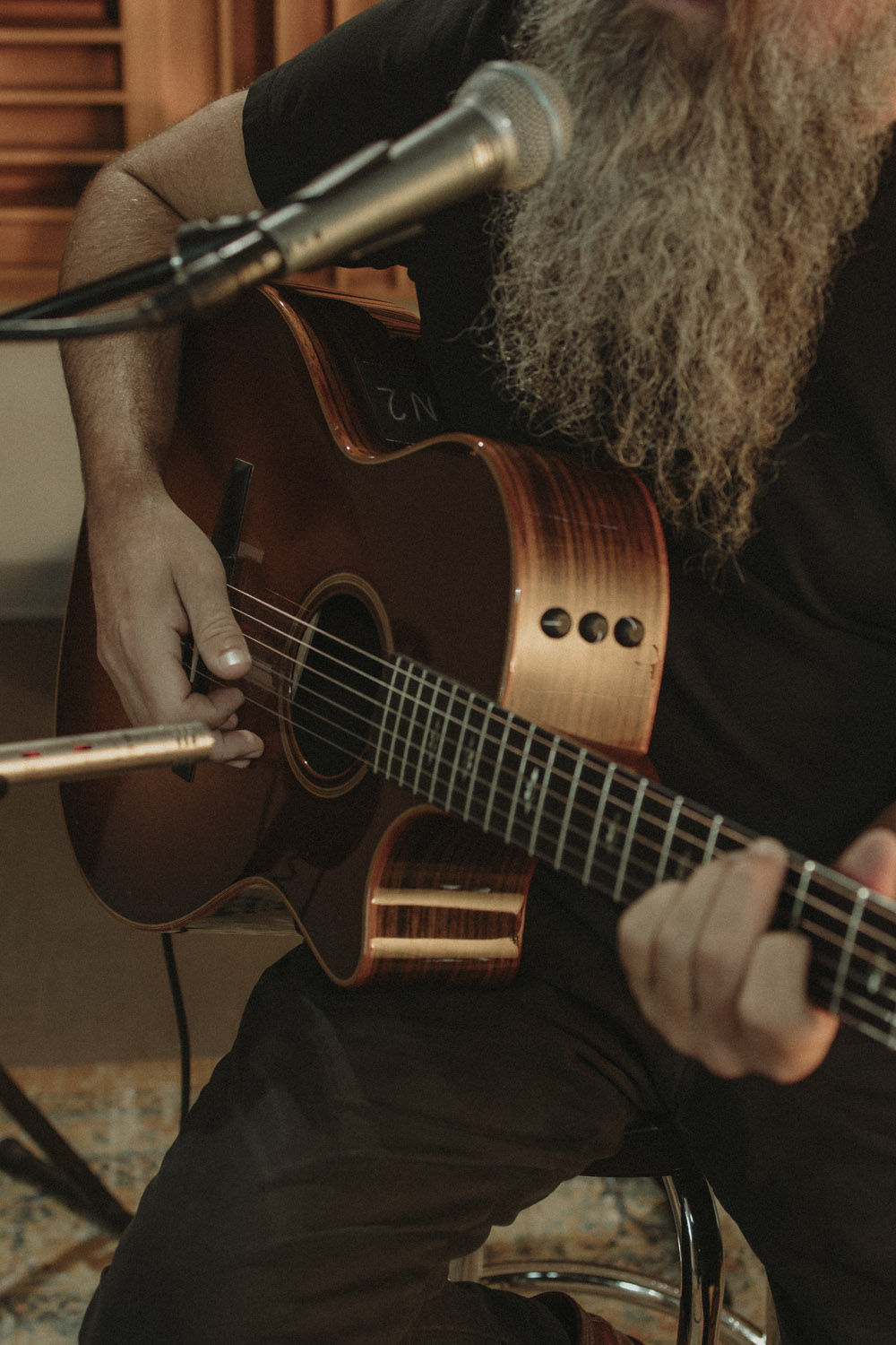 IRON+WINE_SAM-BEAM-TIGHT-GUITAR